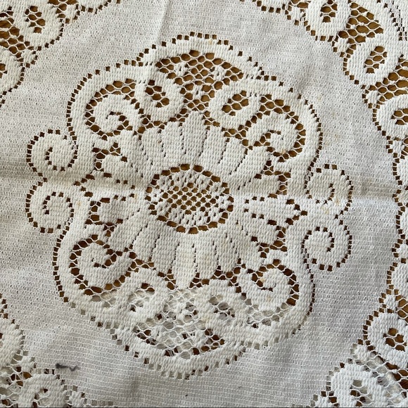 Vintage Lace Doilies Two Pieces Ecru Kitchen Linens Circa 1980s - Picture 5 of 10